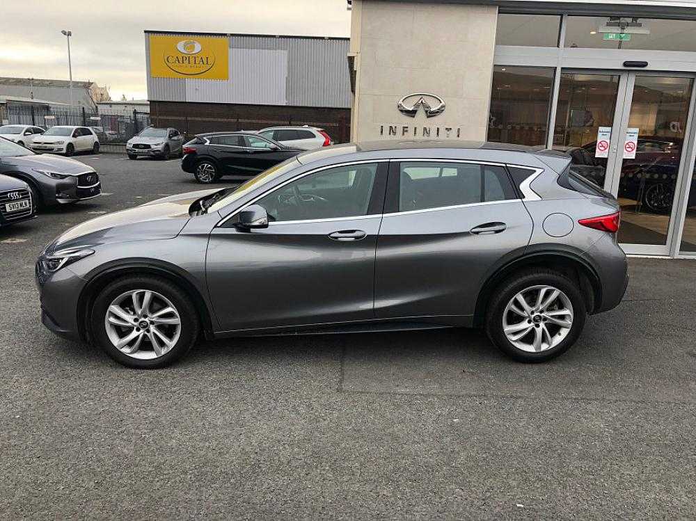 Отзывы реальных владельцев Infiniti Q30, описание достоинств и недостатков