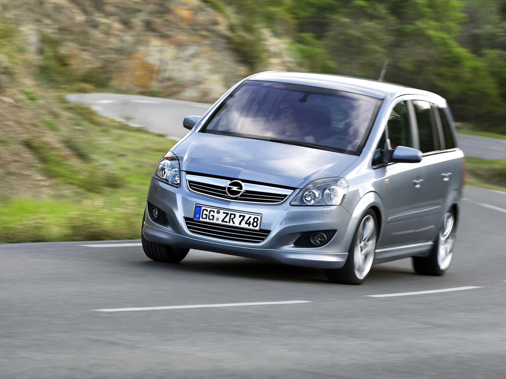 Opel zafira life 2021 – семейный автомобиль с лучшей трансформацией салона