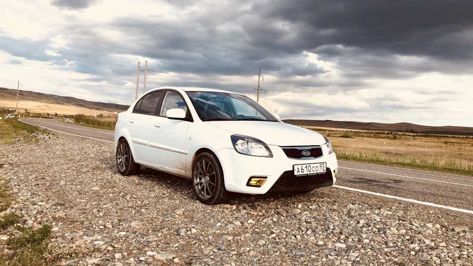 Kia rio 2: надежный, управляемый, известный - обзор | kia zone