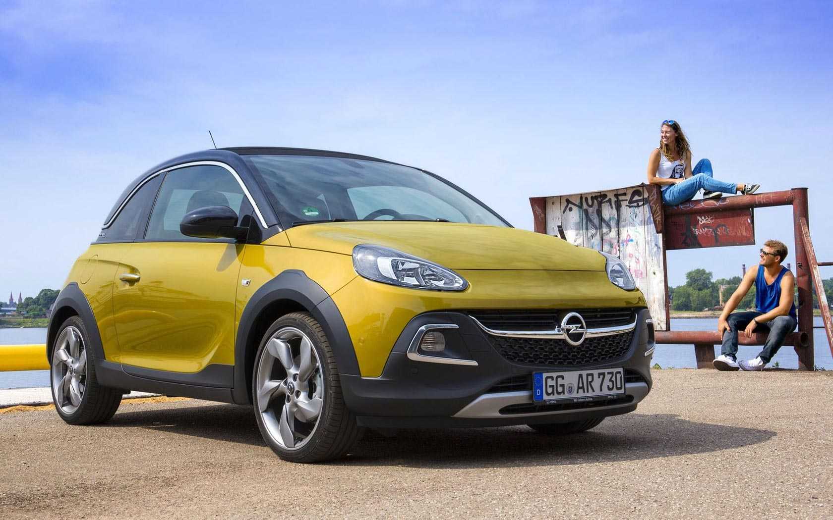Opel представил серийный вариант «мини-кроссовера» adam rocks