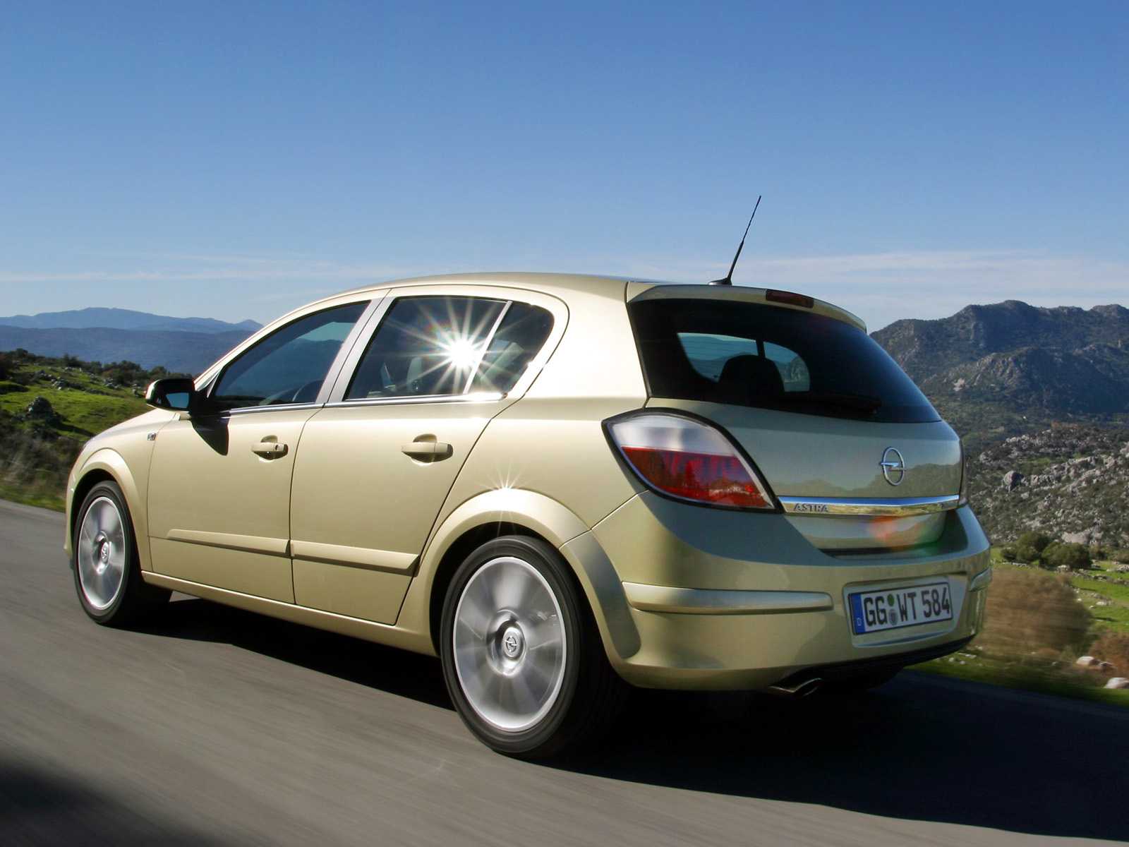 Opel Astra 2004 хэтчбек