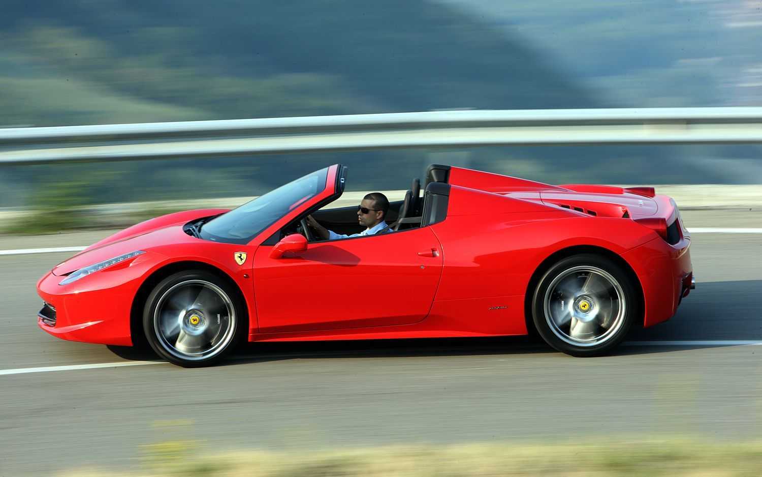Ferrari 458 italia (2014) vs ferrari 458 spider (2013): в чем разница?
