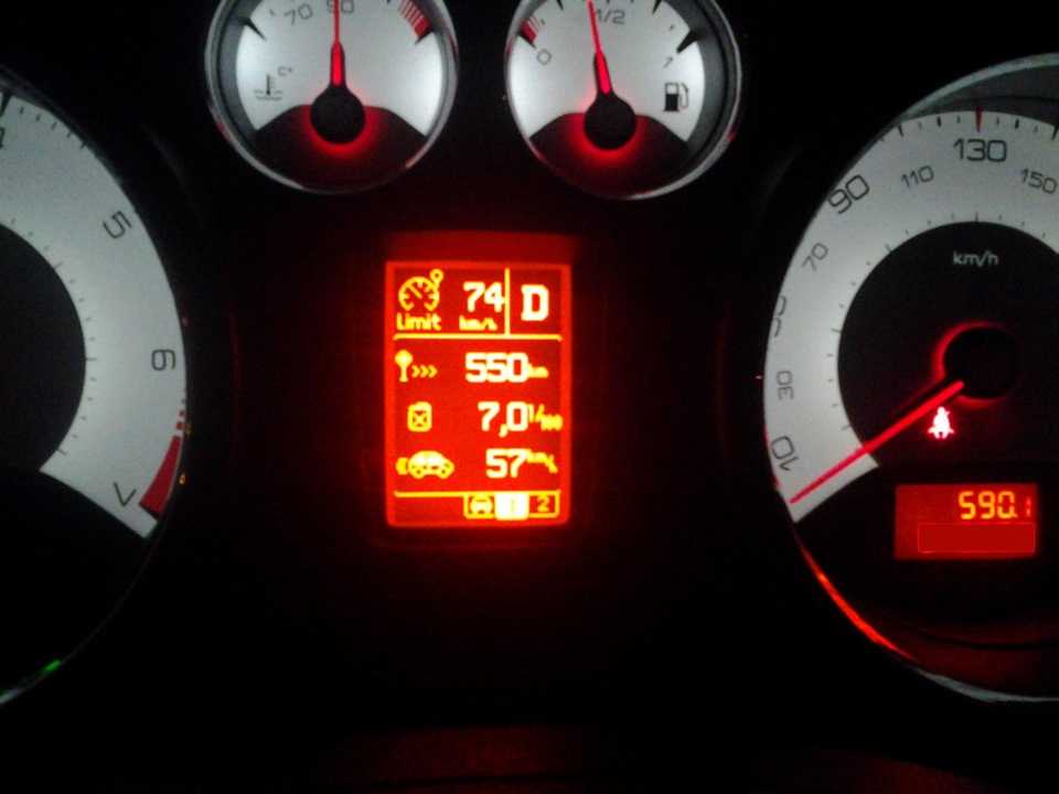 Перечень технических характеристик Пежо 308 ГТ Т9, оснащение и стоимость Обзор Peugeot 308 II GTi с фото