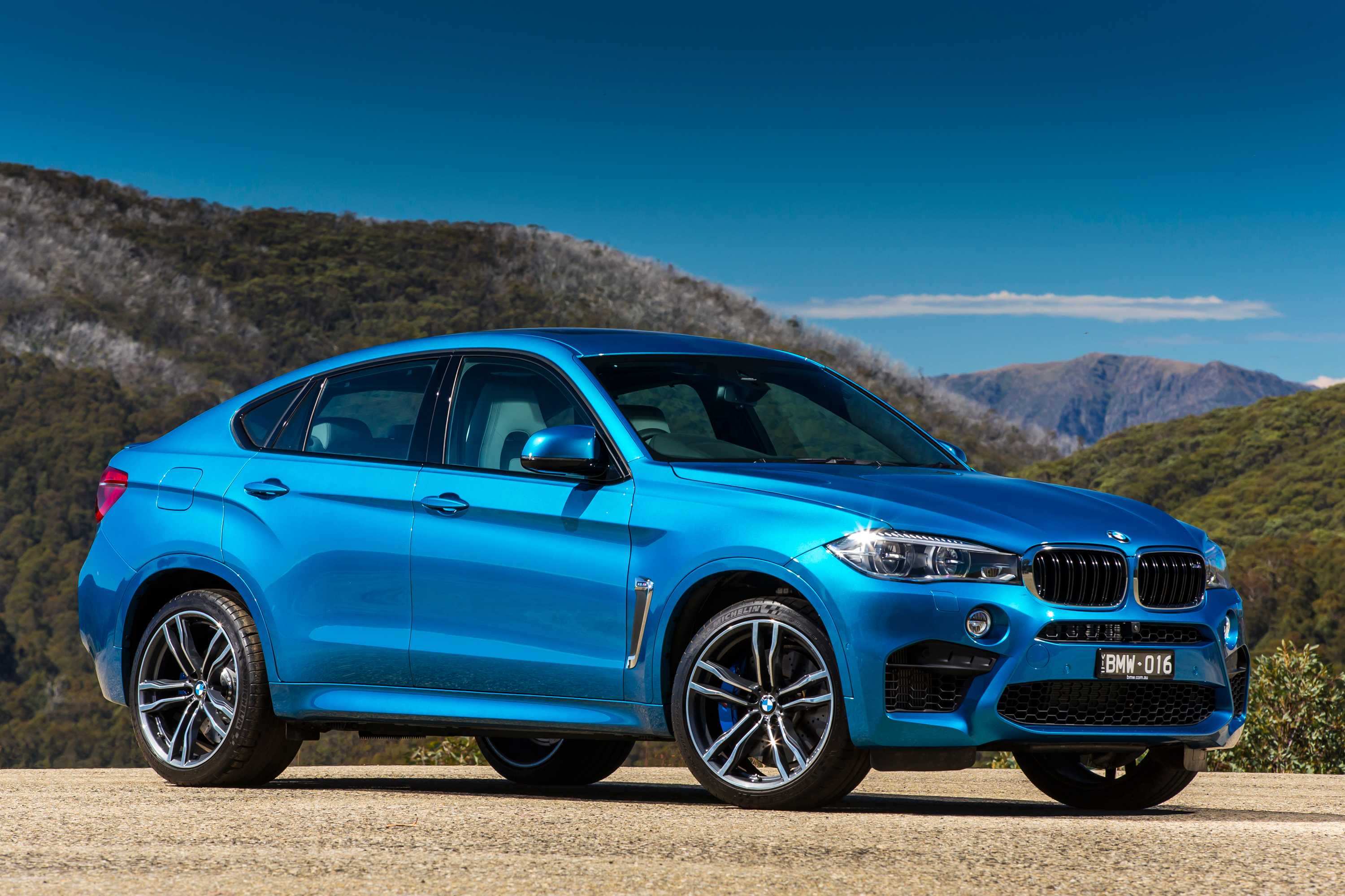 BMW x6 темно синий