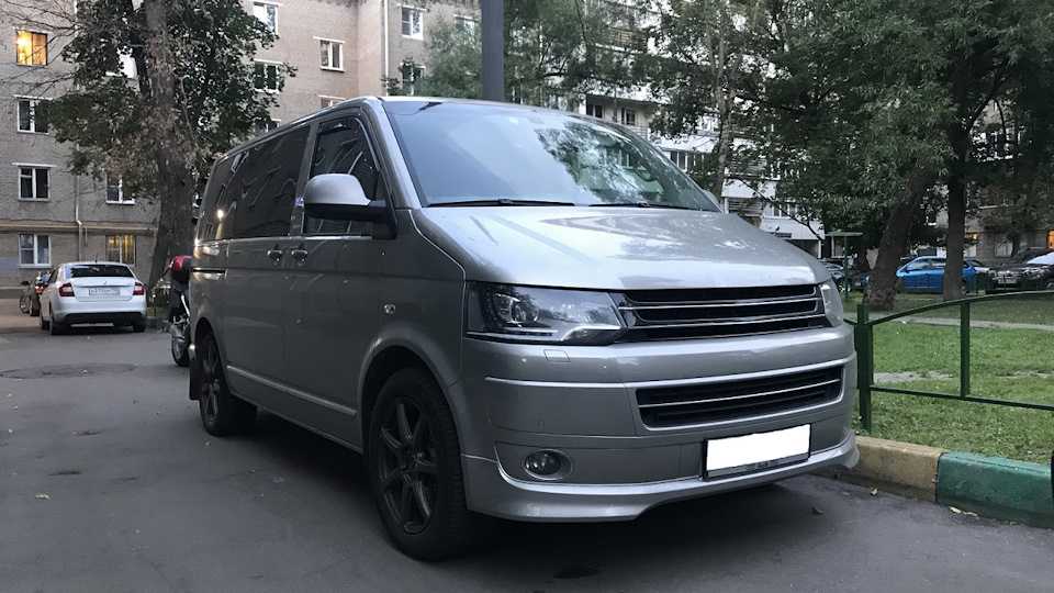 T 5 he. Фольксваген Мультивен 2012. Volkswagen Multivan t5 2012 серый. Диски Multivan t5 GP.