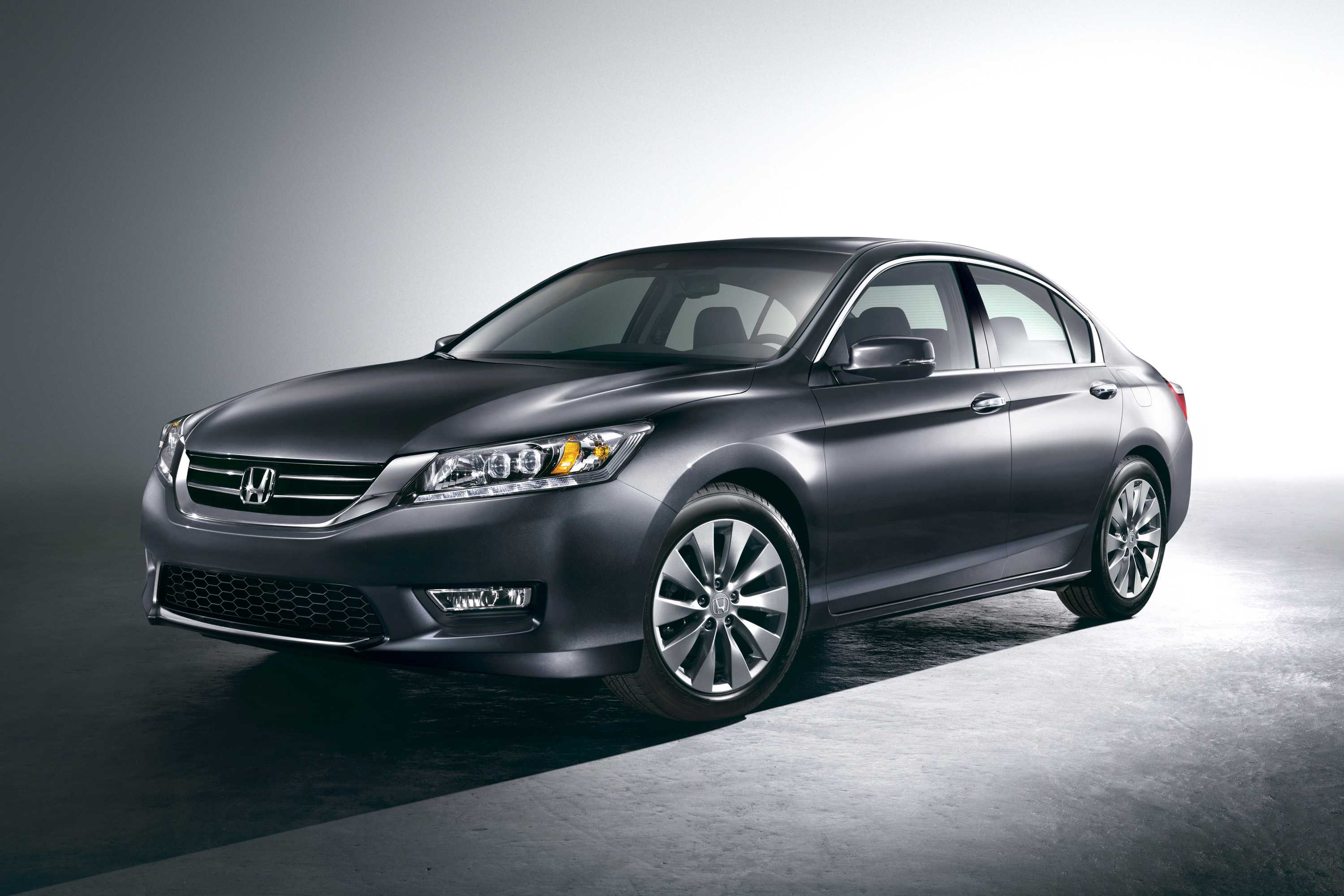 Honda accord: поколения, кузова по годам, история модели и года выпуска, рестайлинг, характеристики, габариты, фото - carsweek