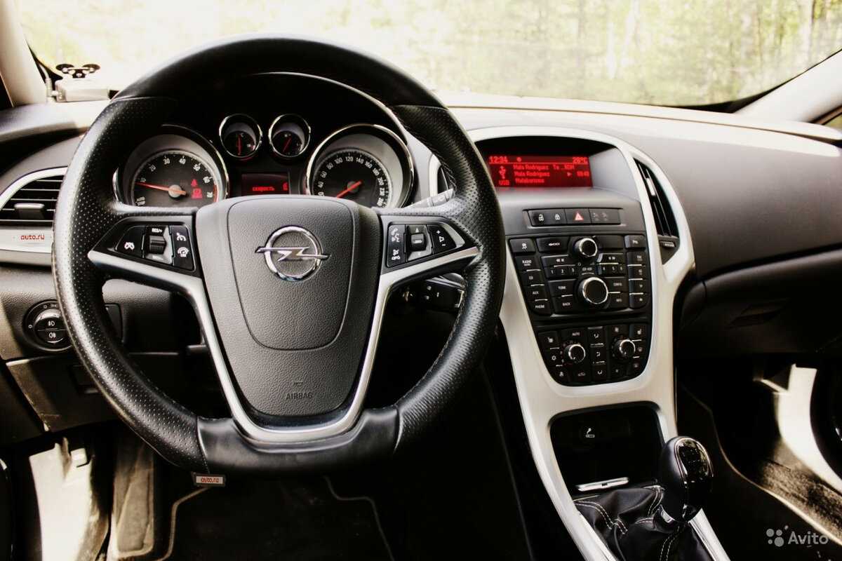 Обзор хэтчбека Opel Astra J OPC и фото Технические характеристики Опель Астра ОПС Джей и стоимость в России