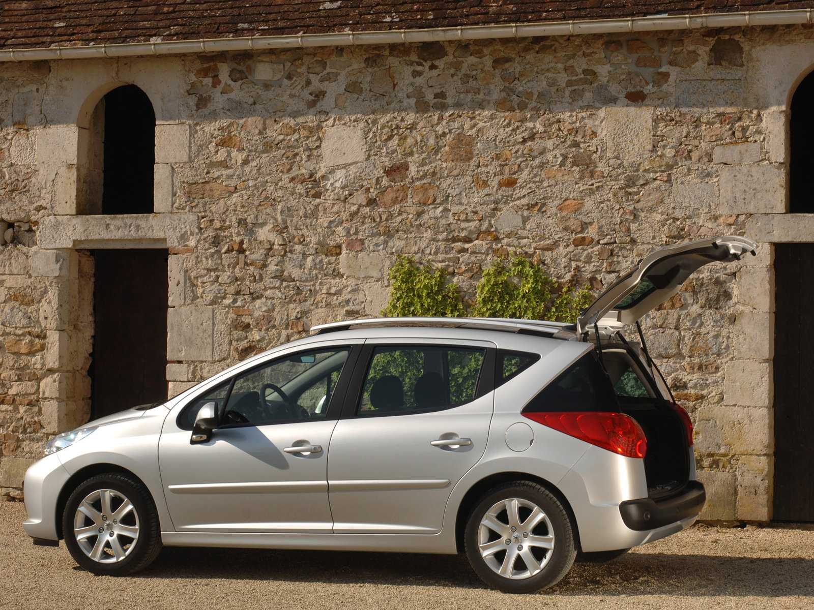 Peugeot 207 (2006-2014) – пожилой европеец с сердцем льва