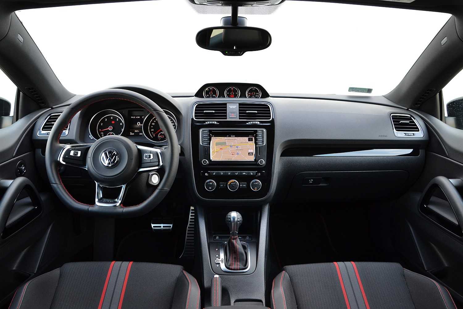 Перечень технических характеристик Фольксваген Сирокко 3, оснащение и стоимость Обзор Volkswagen Scirocco III с фотографиями