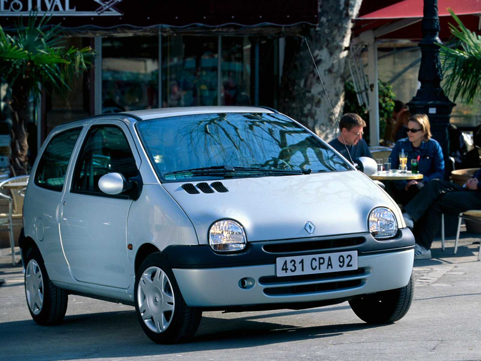 Перечень технических характеристик Renault Twingo 1 19922007 годов и обзор с фото