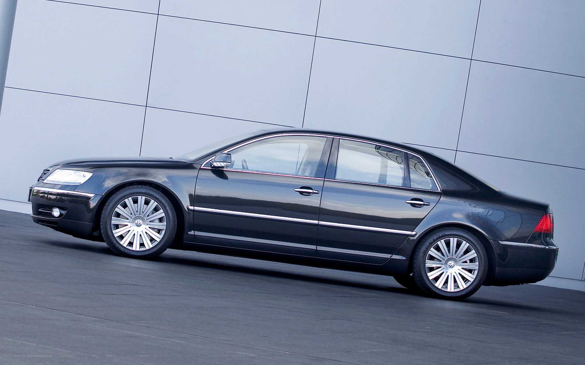 Перечень технических характеристик Фольксвагена Фаэтона, стоимость и оснащение Детальный обзор Volkswagen Phaeton с фотографиями