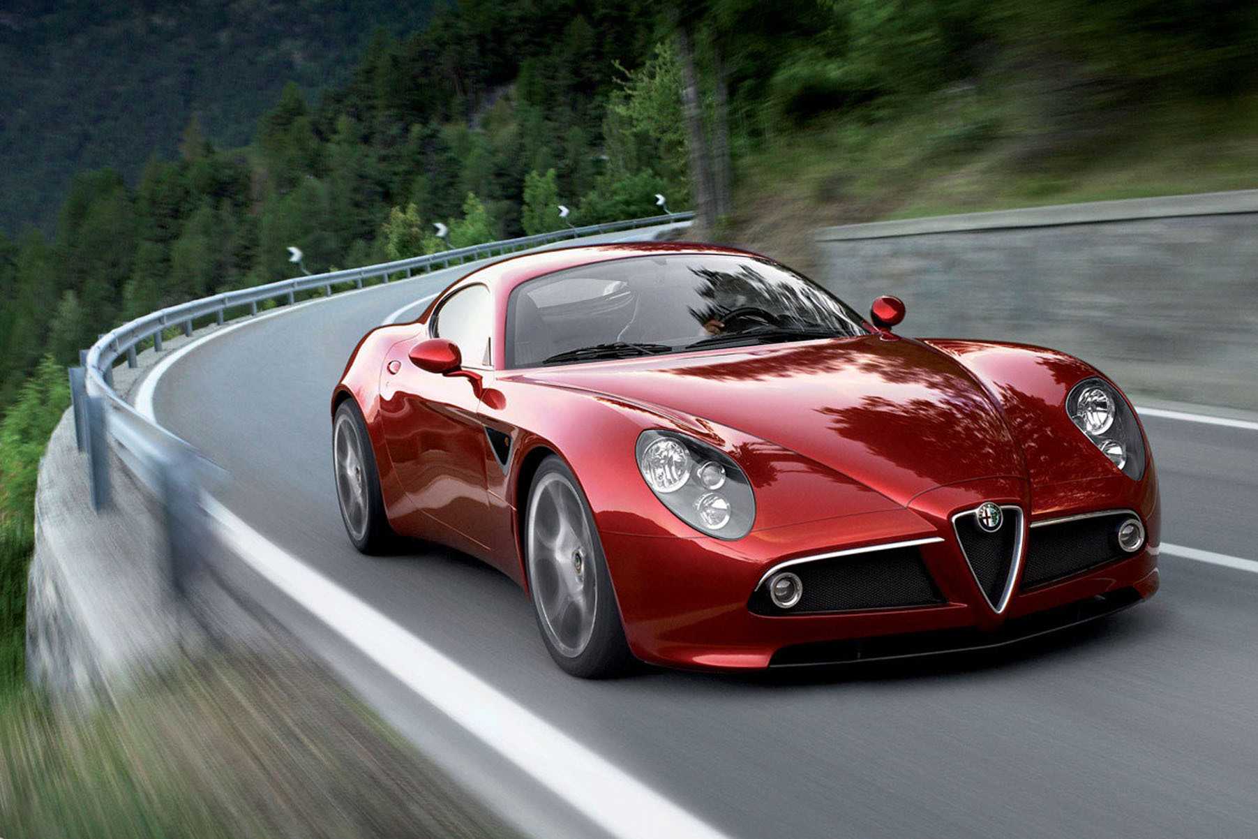 Все седаны модельного ряда Alfa Romeo  характеристики, отзывы и фото, стоимость новых в России