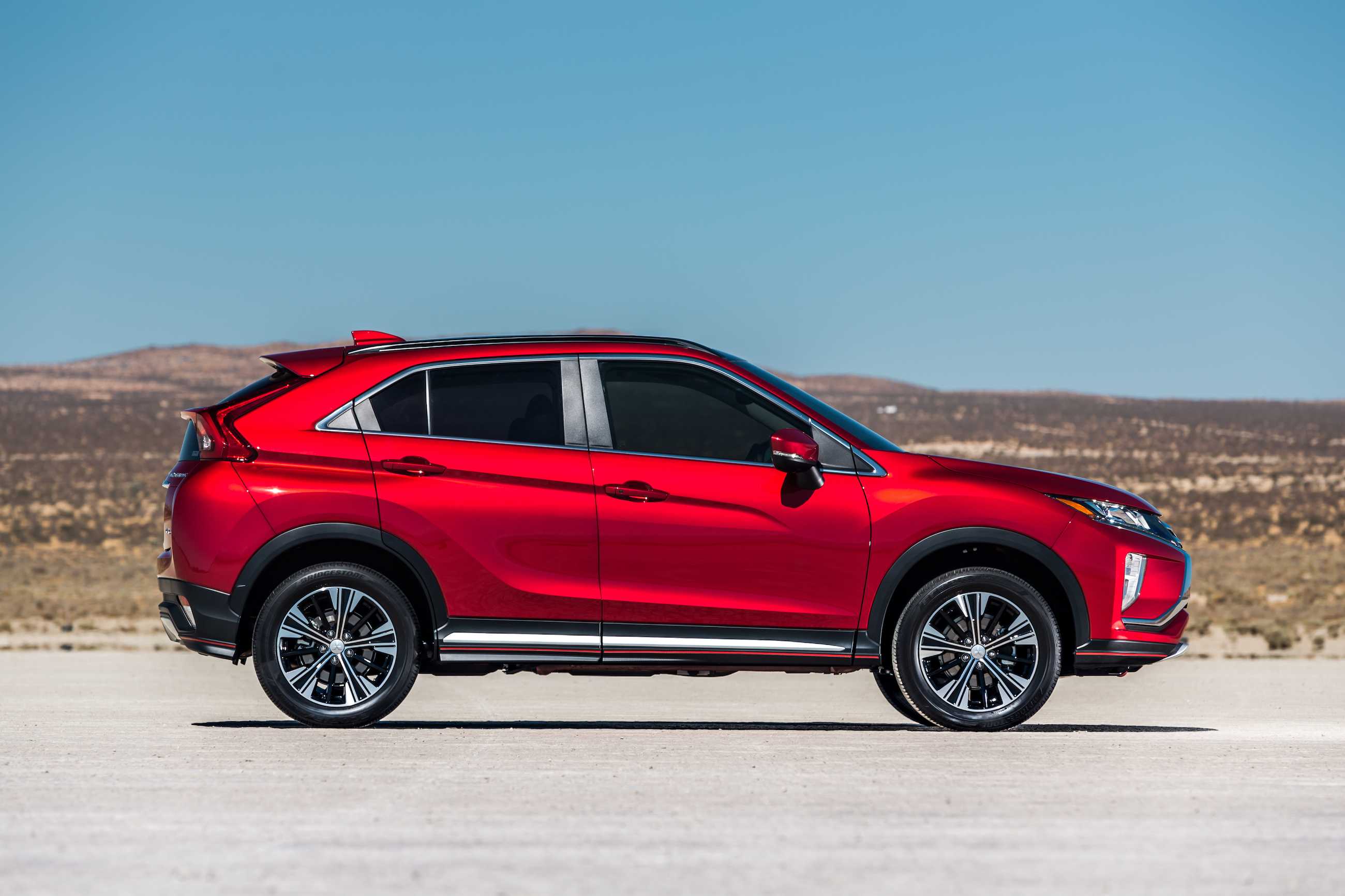 Mitsubishi eclipse cross фото