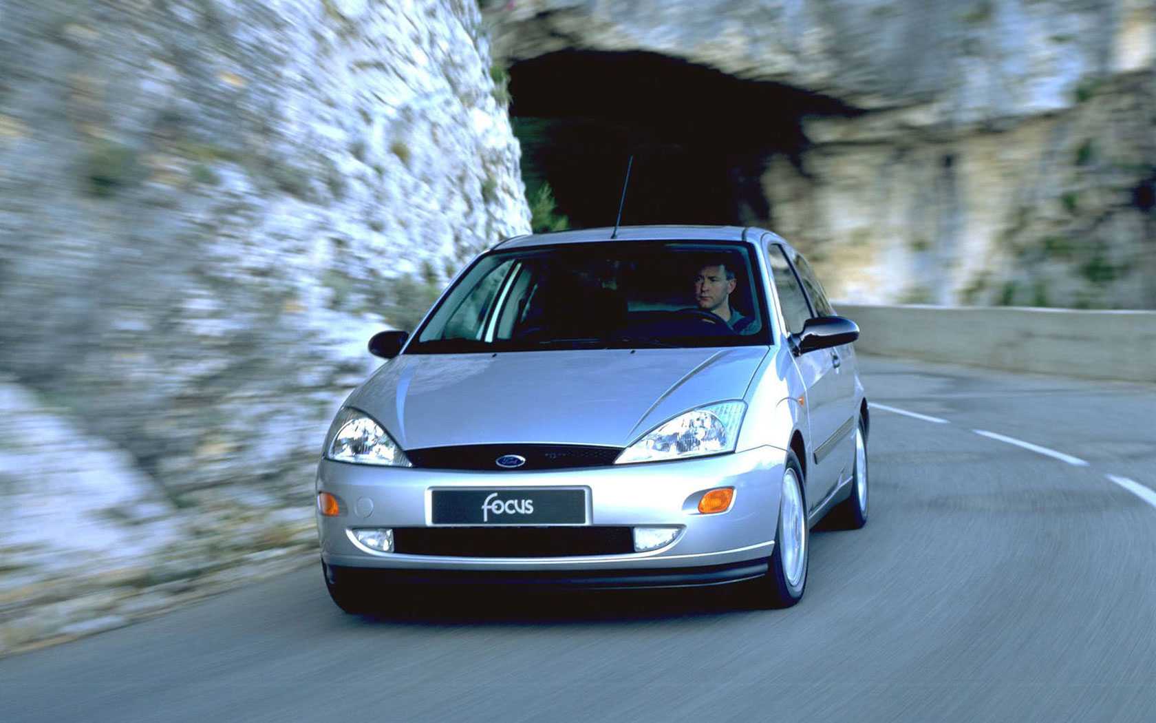 Ford focus i (1998-2005) цена, технические характеристики, фото, видео тест-драйв