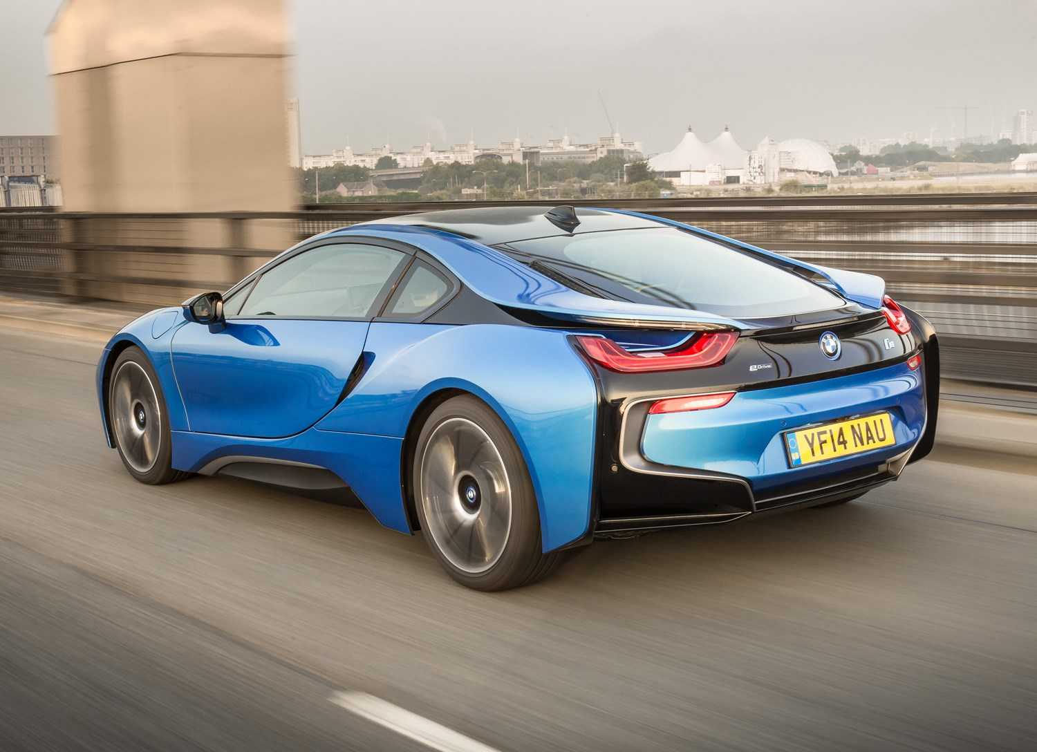 Bmw i8 2022 фото