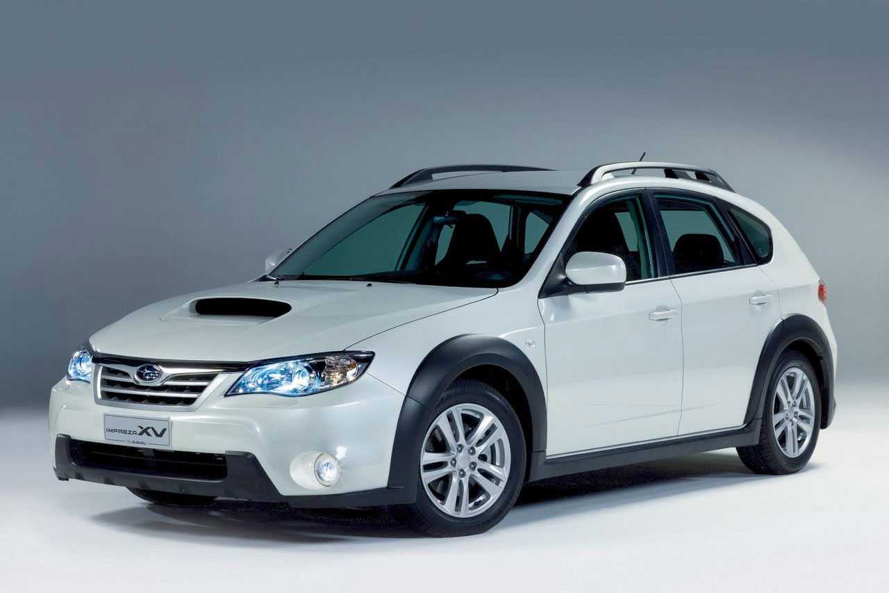 Обзор компактного кроссоверахэтчбека Subaru Impreza XV и фотографии Характеристики Субару Импреза ХВ и стоимость в России