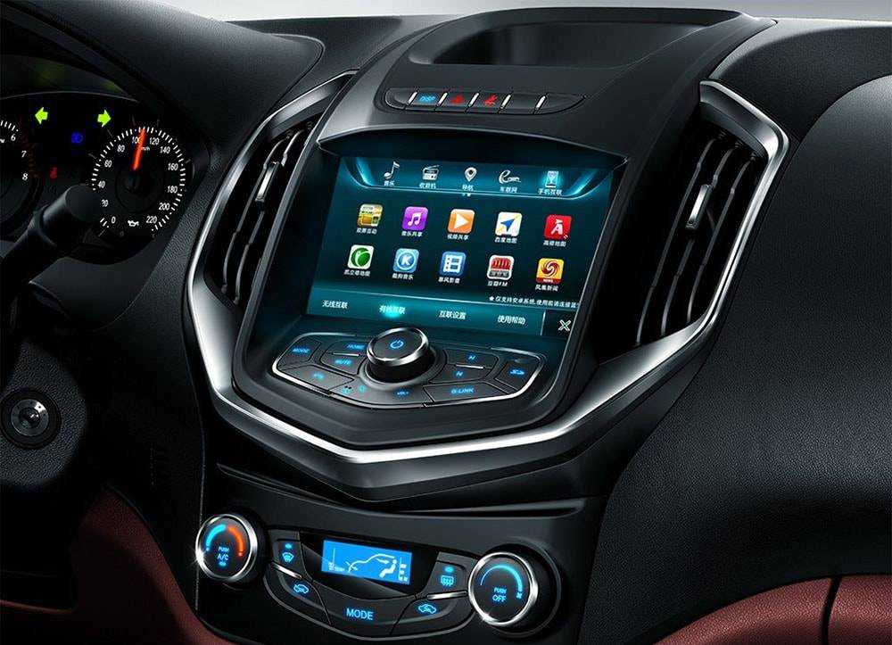 Geely mk cross 2013 — хэтчбек в наряде кроссовера