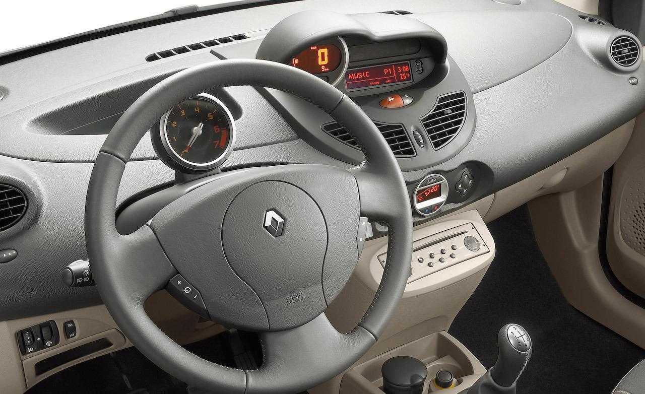 Перечень технических характеристик Рено Твинго 3, оснащение и стоимость Обзор Renault Twingo 3 и фото