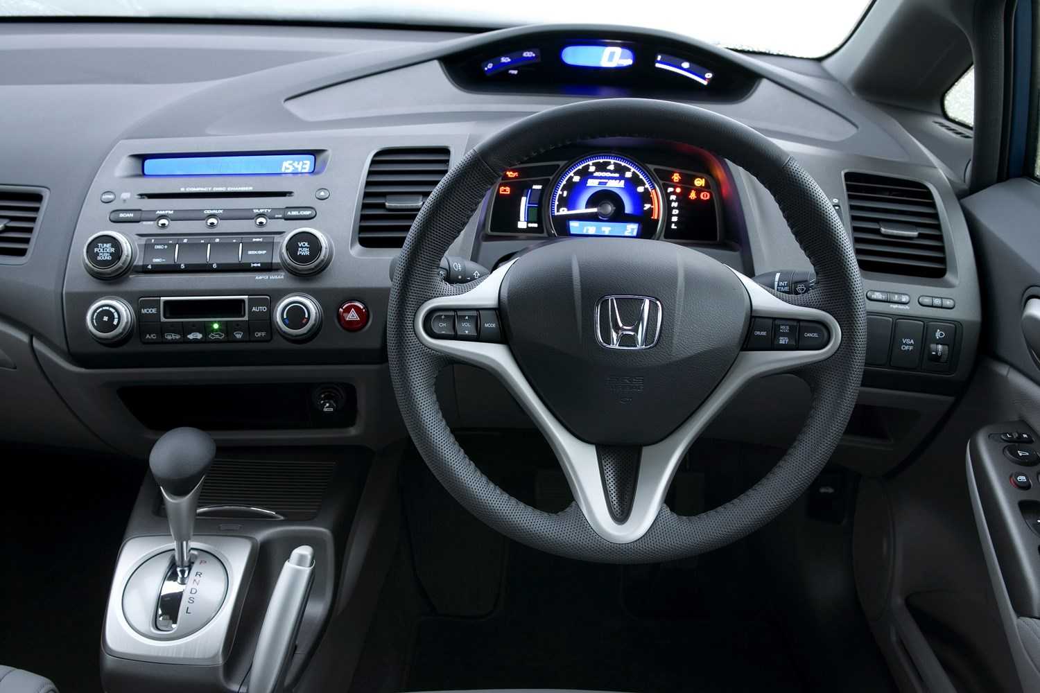 Honda civic 4d. обзор седана 8 поколения